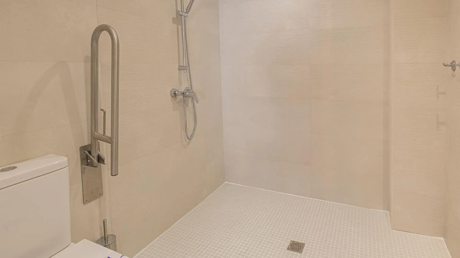 Dobo Malaga Perchel Apartment