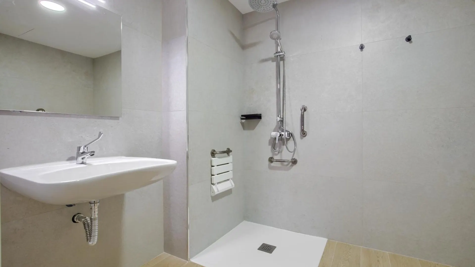 Ferienwohnung Dobo Malaga Perchel 0*,  Spanien